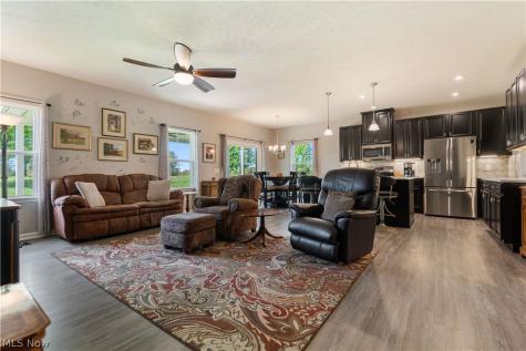 5810 Quarry Lake Drive SE East Canton OH 44730