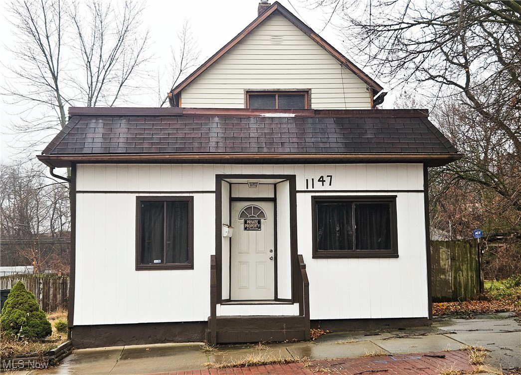 1147 Newton Street Akron OH 44305