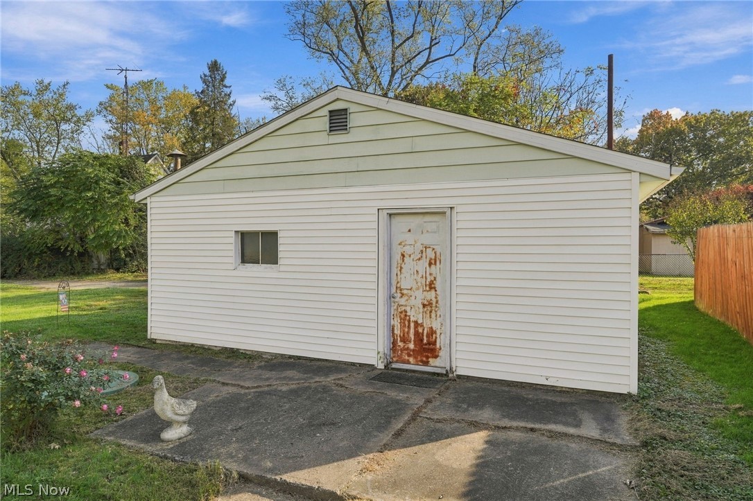1812 Waynesburg Drive SE Canton OH 44707
