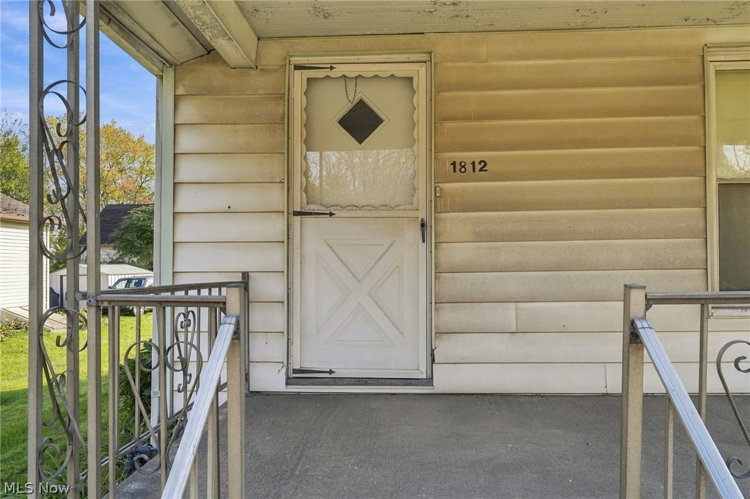 1812 Waynesburg Drive SE Canton OH 44707