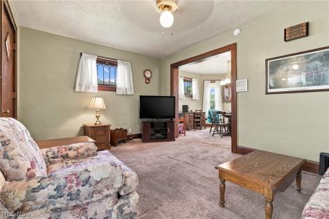 1812 Waynesburg Drive SE Canton OH 44707
