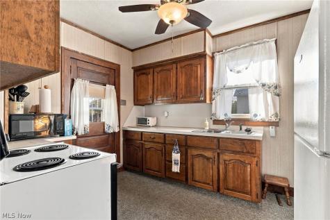 1812 Waynesburg Drive SE Canton OH 44707