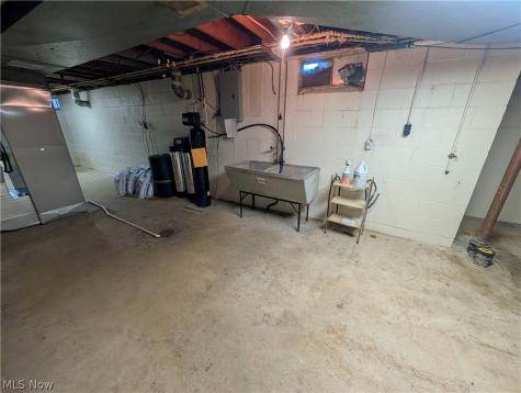 707 Markley Street NE Canton OH 44721