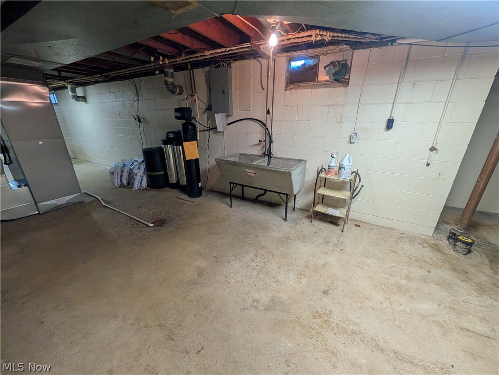 707 Markley Street NE Canton OH 44721