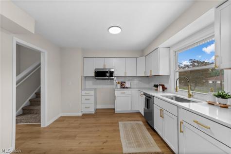 6881 Lantern Lane Parma Heights OH 44130