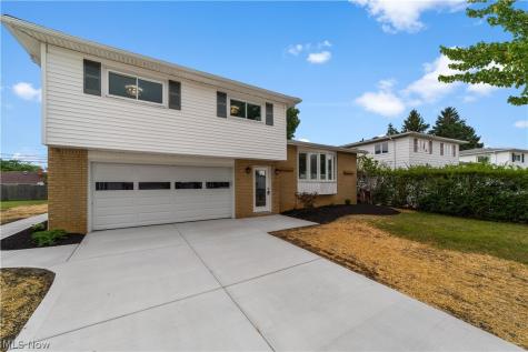 6881 Lantern Lane Parma Heights OH 44130
