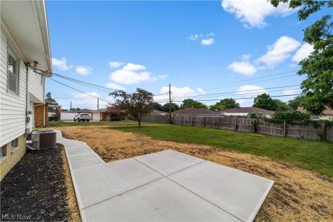 6881 Lantern Lane Parma Heights OH 44130