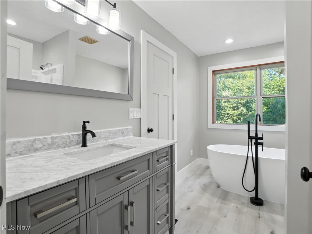 3337 Pioneer Trail Mantua OH 44255