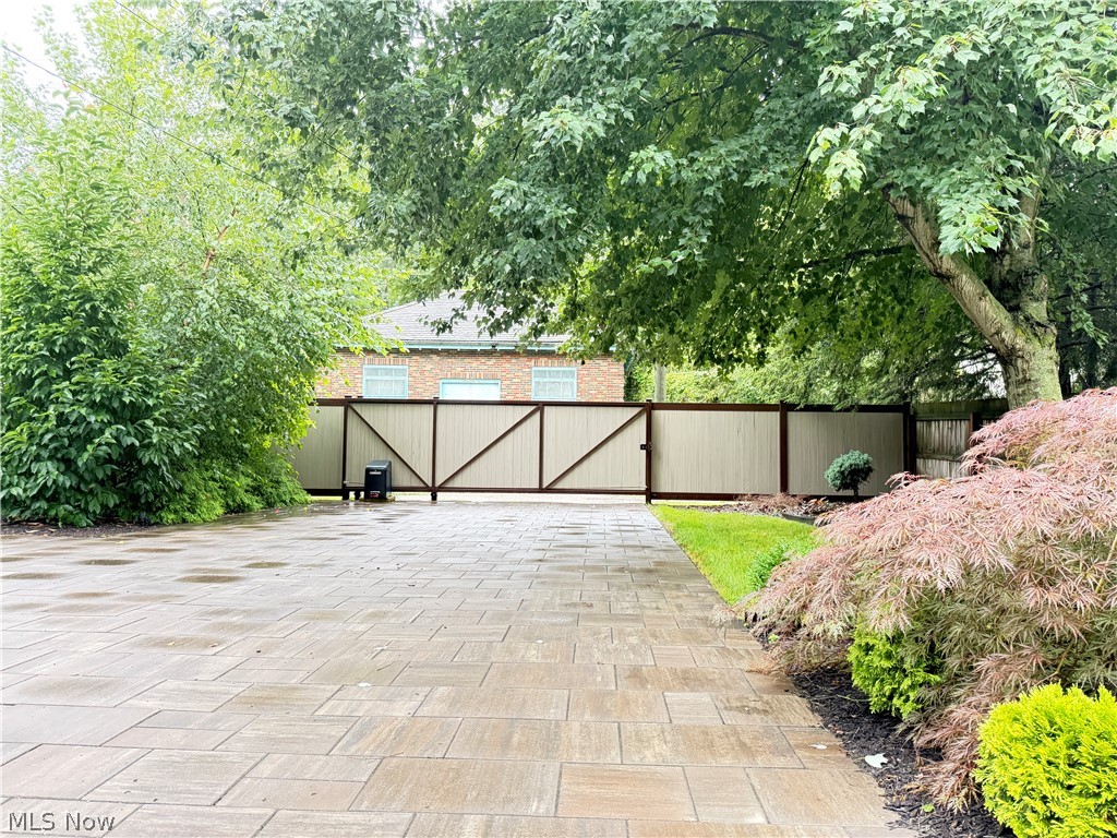 313 Woodlawn Avenue Zanesville OH 43701