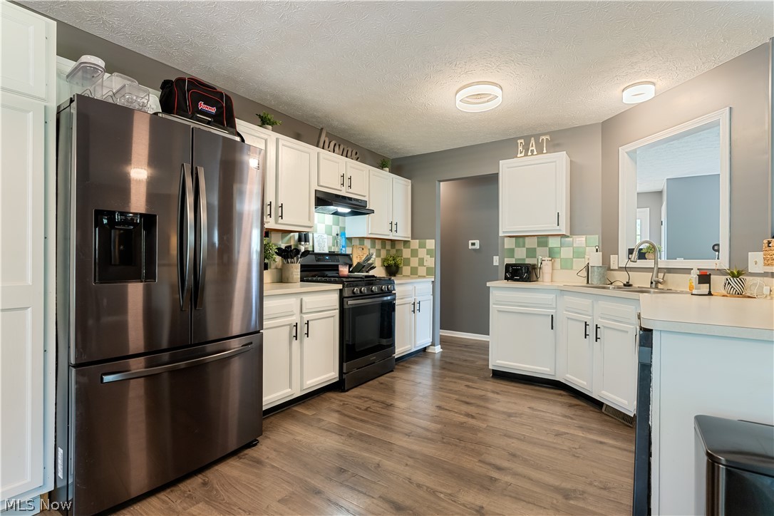 6470 Pilot Knob Avenue NE Louisville OH 44641