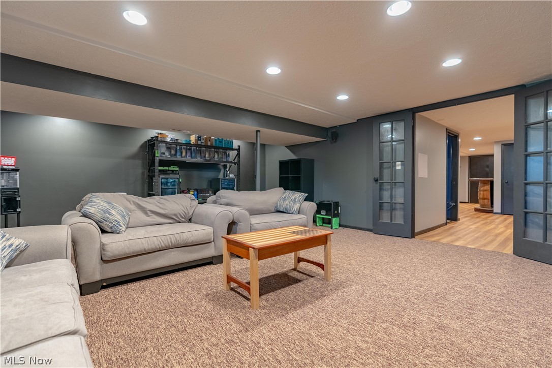 6470 Pilot Knob Avenue NE Louisville OH 44641