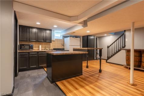 6470 Pilot Knob Avenue NE Louisville OH 44641