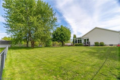 6470 Pilot Knob Avenue NE Louisville OH 44641