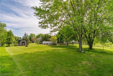 6470 Pilot Knob Avenue NE Louisville OH 44641