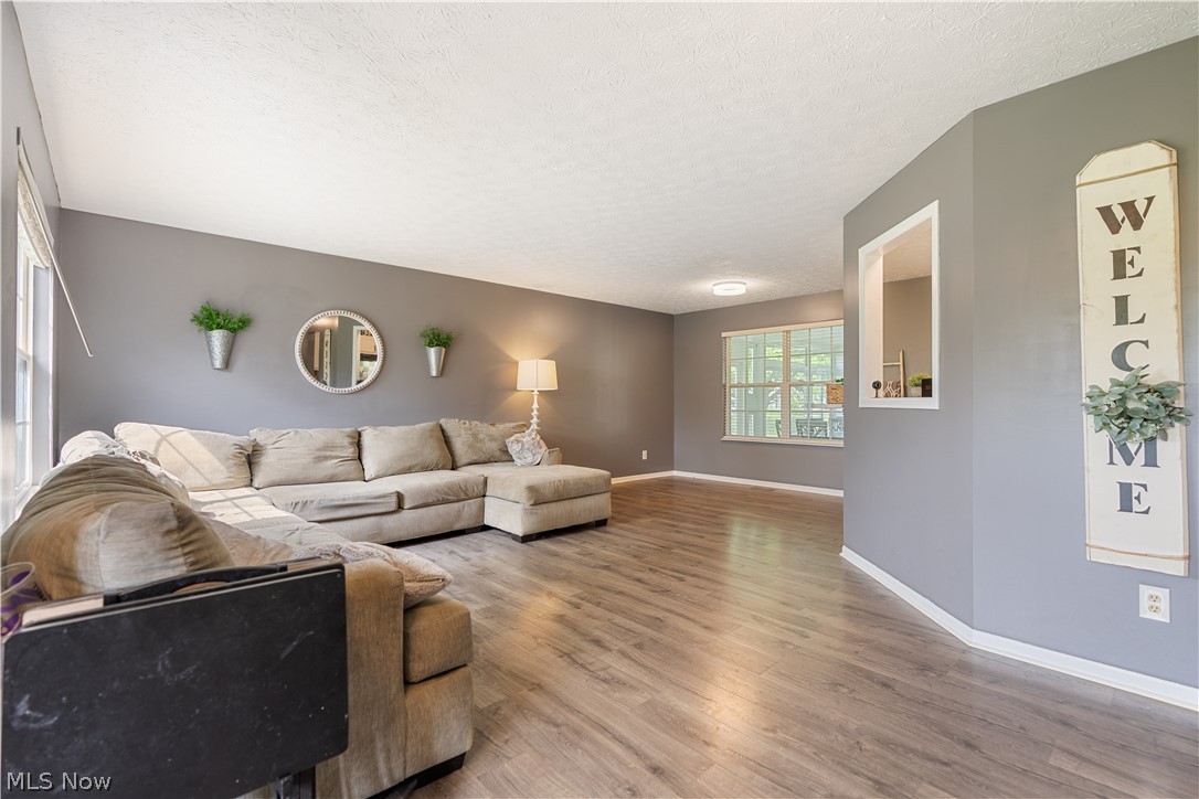 6470 Pilot Knob Avenue NE Louisville OH 44641