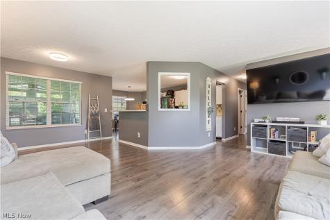 6470 Pilot Knob Avenue NE Louisville OH 44641