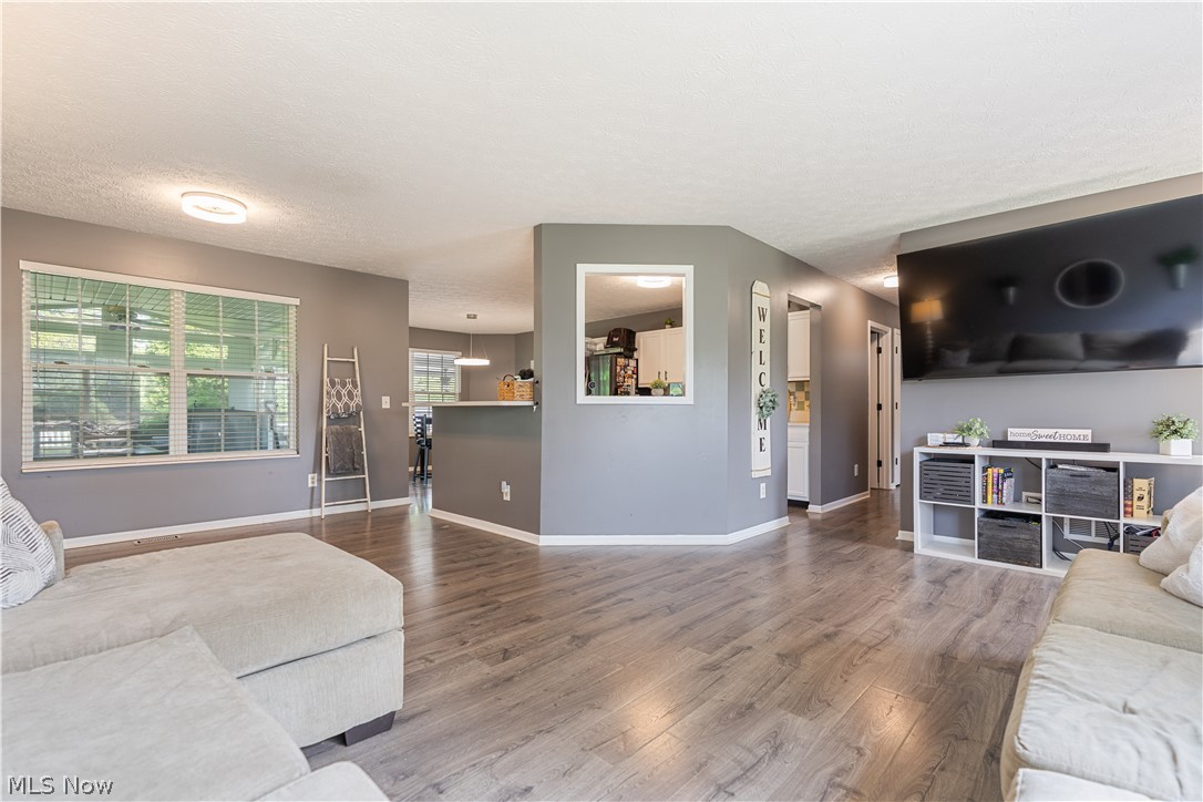 6470 Pilot Knob Avenue NE Louisville OH 44641