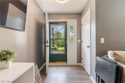 6470 Pilot Knob Avenue NE Louisville OH 44641