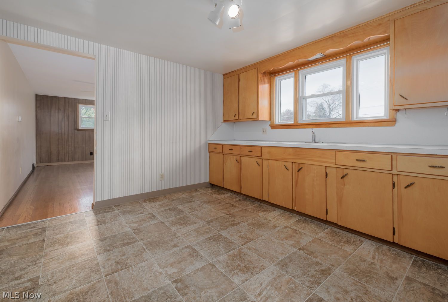 836 W Maple Street North Canton OH 44720