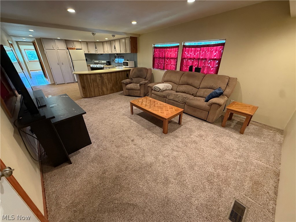 310 Gulf Stream Lane SE New Philadelphia OH 44663