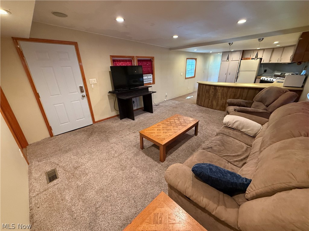 310 Gulf Stream Lane SE New Philadelphia OH 44663
