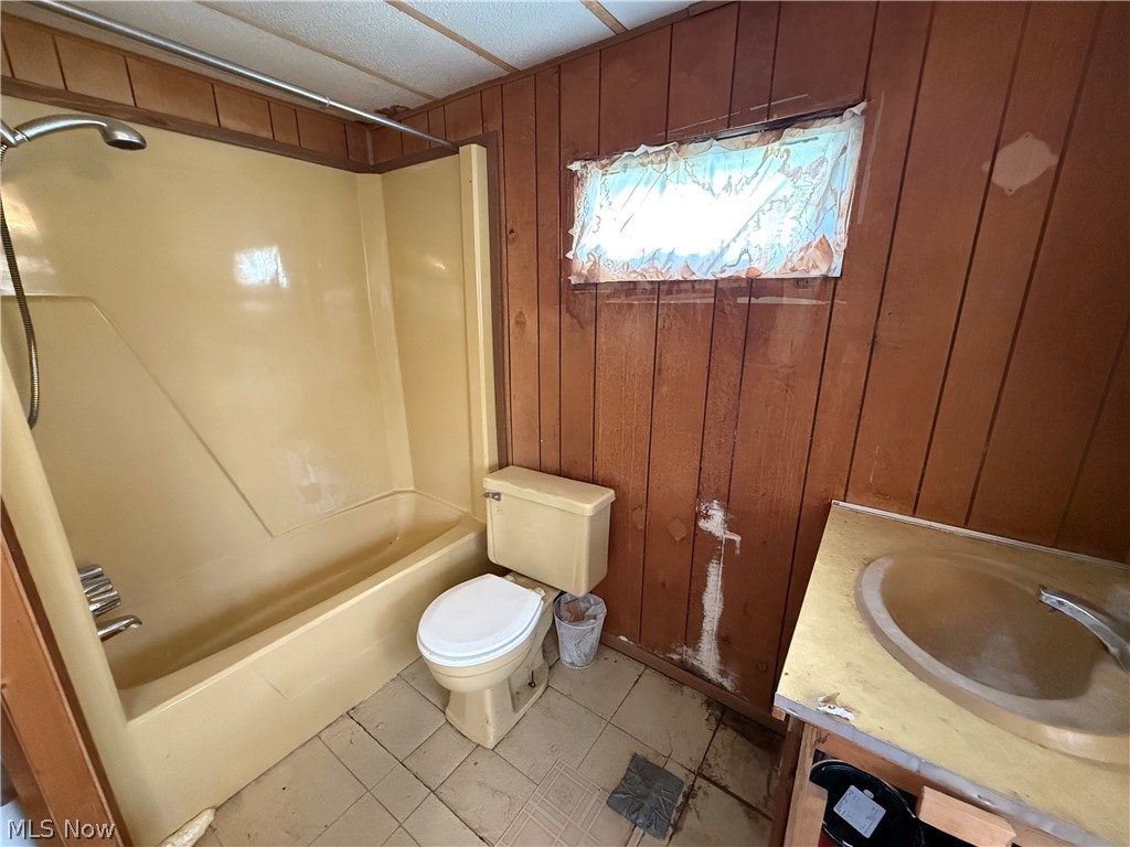 310 Gulf Stream Lane SE New Philadelphia OH 44663