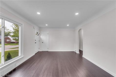 4380 Prasse Road South Euclid OH 44121