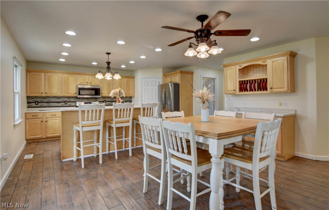 161 Wedgewood Lane NE Carrollton OH 44615