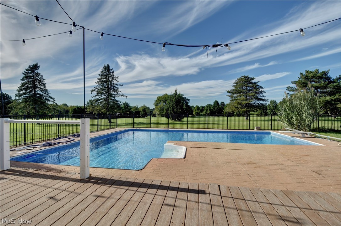 161 Wedgewood Lane NE Carrollton OH 44615