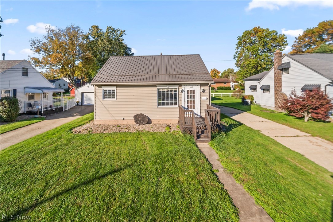 1427 E Broad Louisville OH 44641