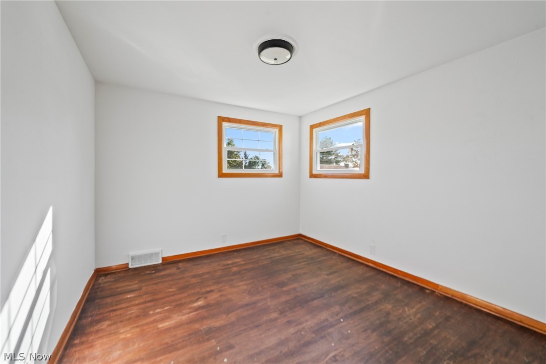 1427 E Broad Louisville OH 44641
