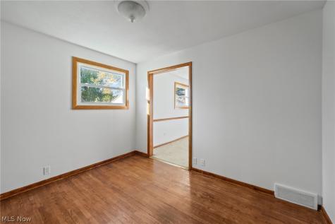 1427 E Broad Louisville OH 44641