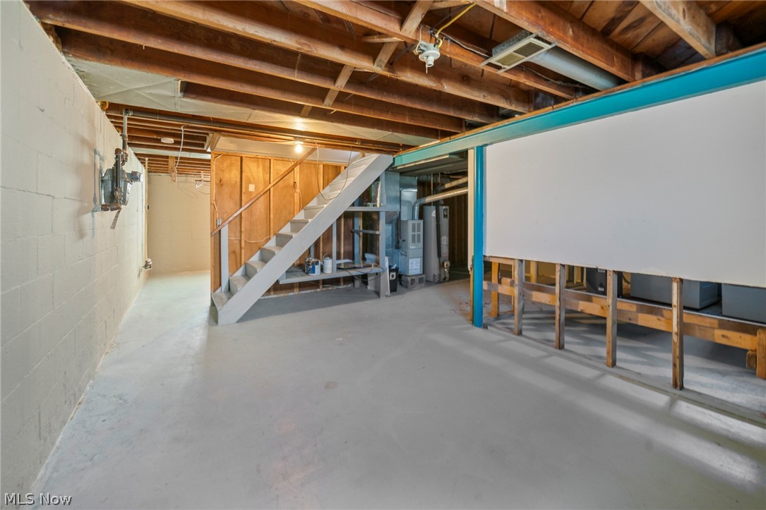 1427 E Broad Louisville OH 44641