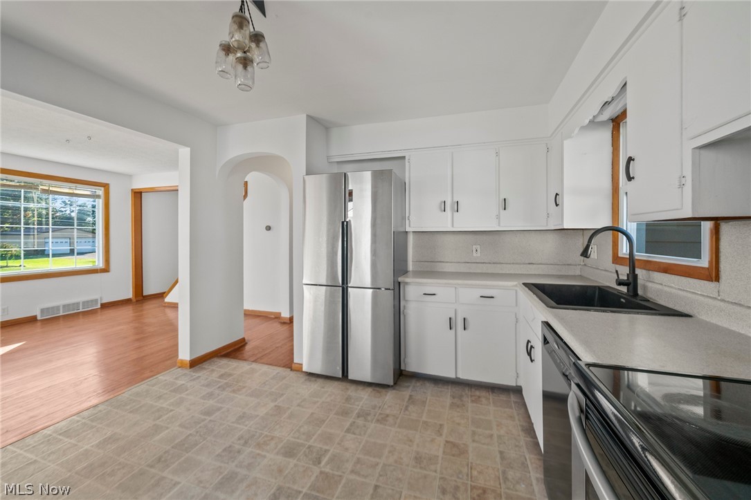 1427 E Broad Louisville OH 44641