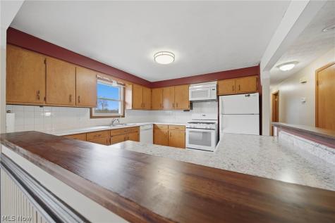 3770 Dotwood Street NW North Canton OH 44720