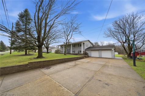 3770 Dotwood Street NW North Canton OH 44720