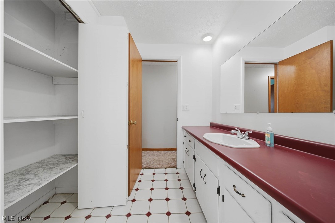 3770 Dotwood Street NW North Canton OH 44720