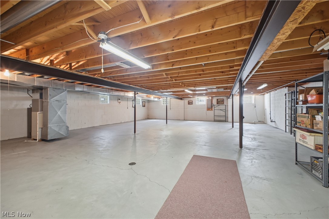 204 Colonial Drive Canfield OH 44406
