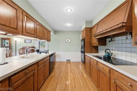 2044 S Belvoir Boulevard South Euclid OH 44121