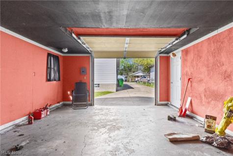 331 Elmwood Avenue Barberton OH 44203