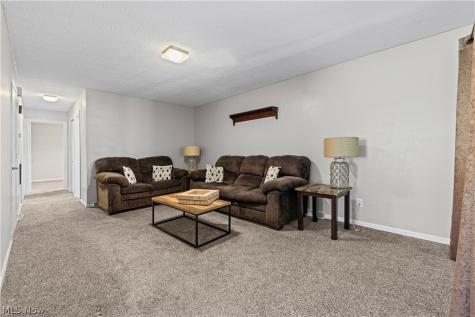 331 Elmwood Avenue Barberton OH 44203