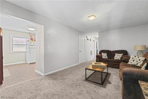 331 Elmwood Avenue Barberton OH 44203
