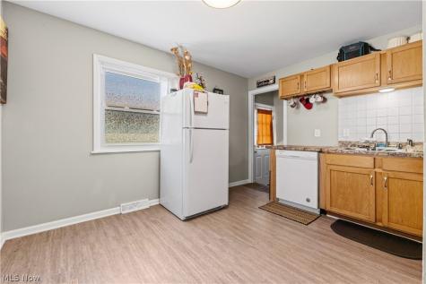 331 Elmwood Avenue Barberton OH 44203
