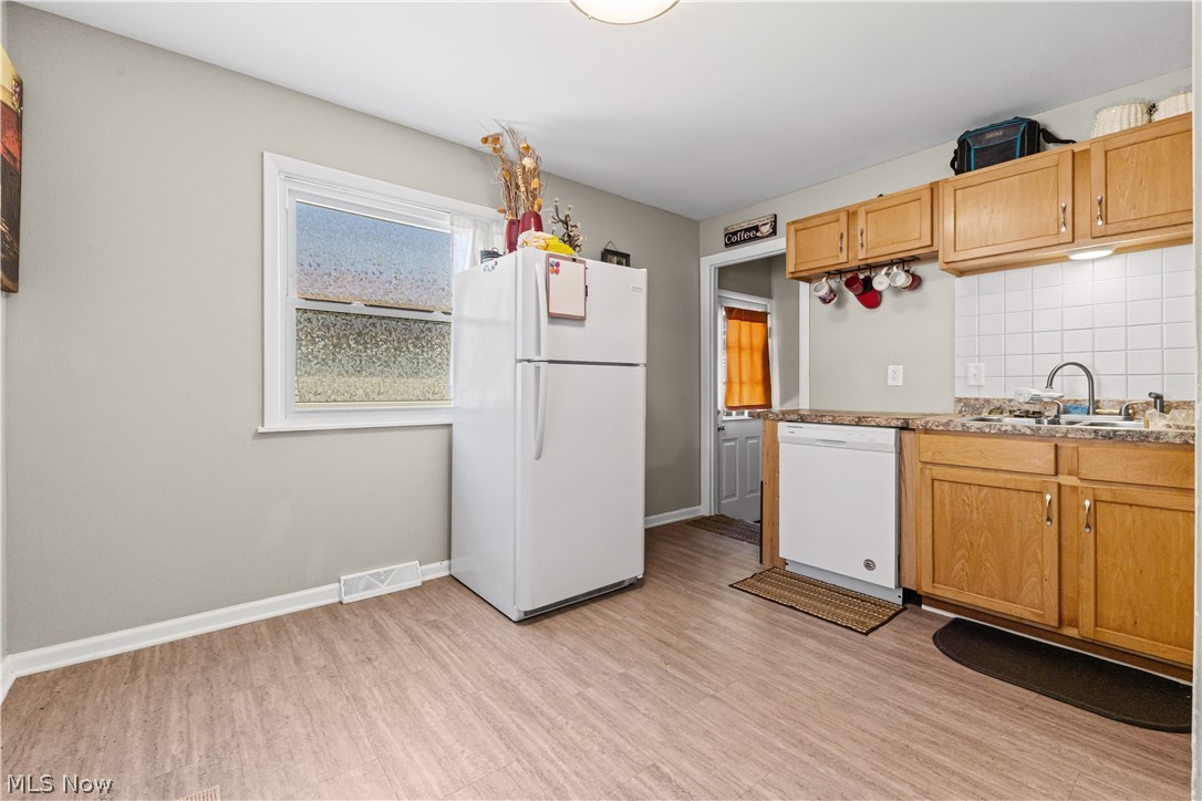 331 Elmwood Avenue Barberton OH 44203
