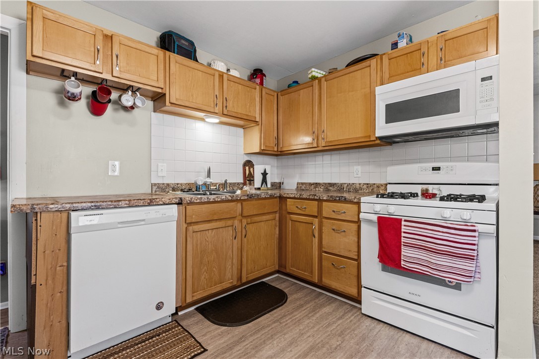 331 Elmwood Avenue Barberton OH 44203
