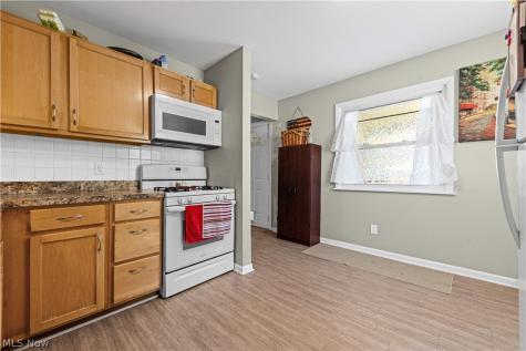 331 Elmwood Avenue Barberton OH 44203