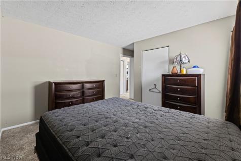331 Elmwood Avenue Barberton OH 44203