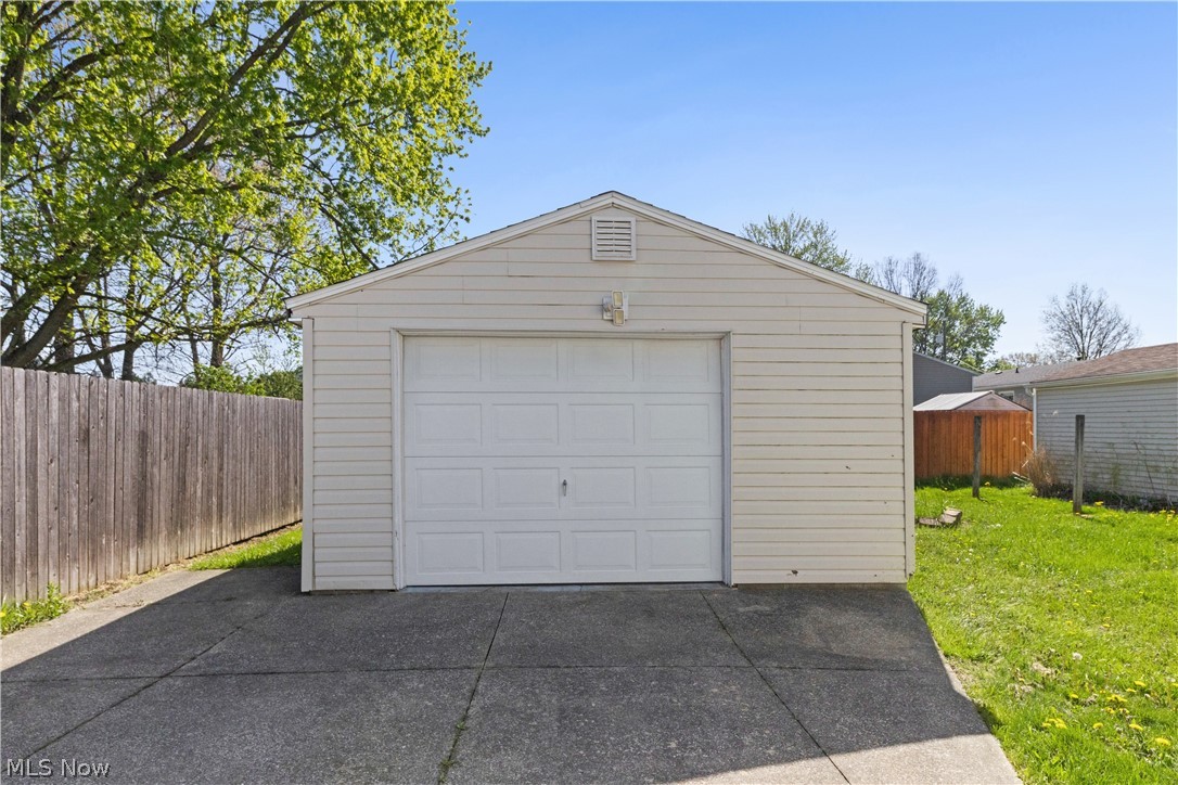 331 Elmwood Avenue Barberton OH 44203