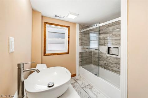 470 S Saint Clair Street Painesville OH 44077