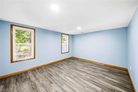 470 S Saint Clair Street Painesville OH 44077